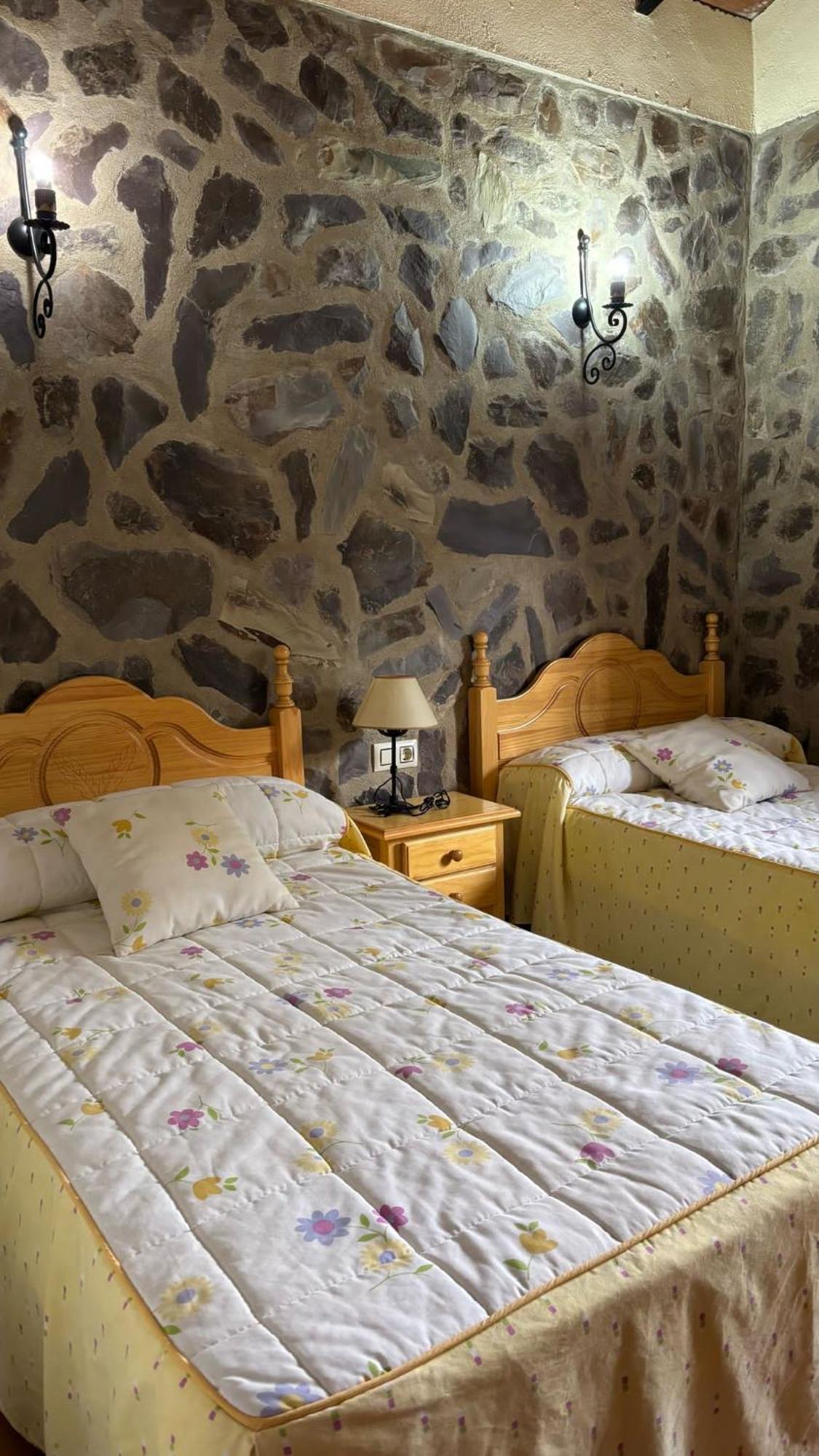 Casas Rurales Los Llanos Fuentes De Leon ภายนอก รูปภาพ